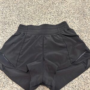 Lululemon Hotty Hot Shorts 2.5 in